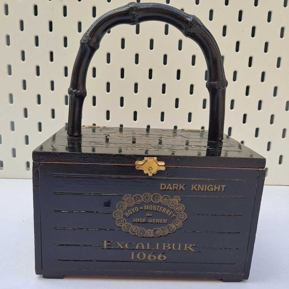 Hoya de Monterrey de Jose Gener Black Cigar Box Purse